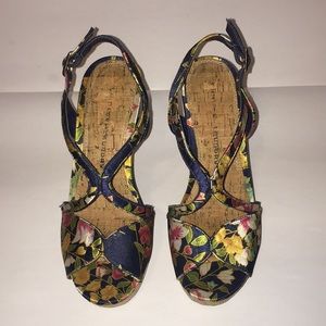 Chinese Laundry Platform Navy Floral Shoes Sz 7.5